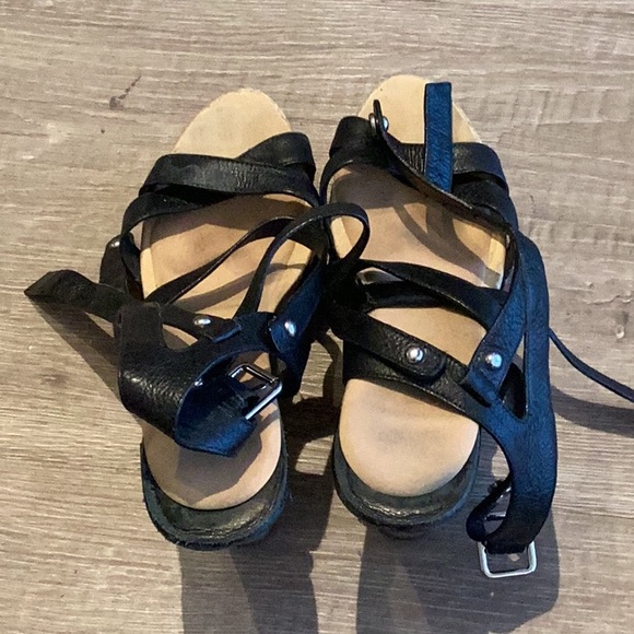 Black 4.5 inch wedges - Picture 2 of 4